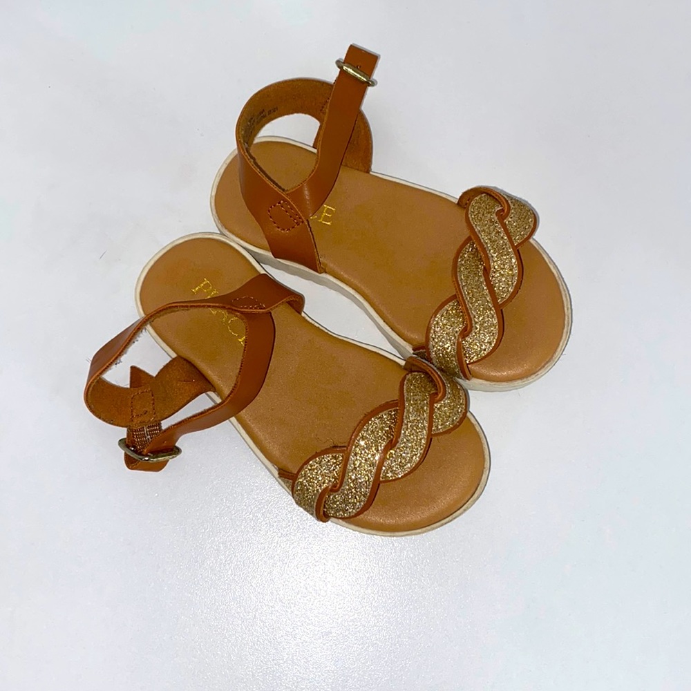 Toddler sandals size 6